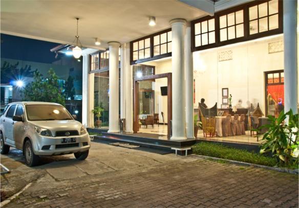 Hotel Padang Exterior foto