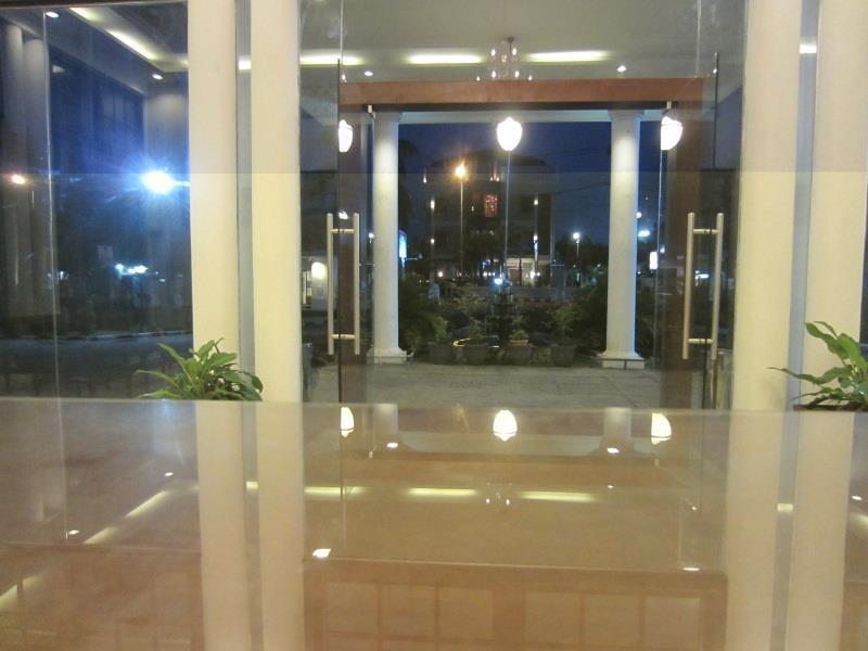 Hotel Padang Exterior foto