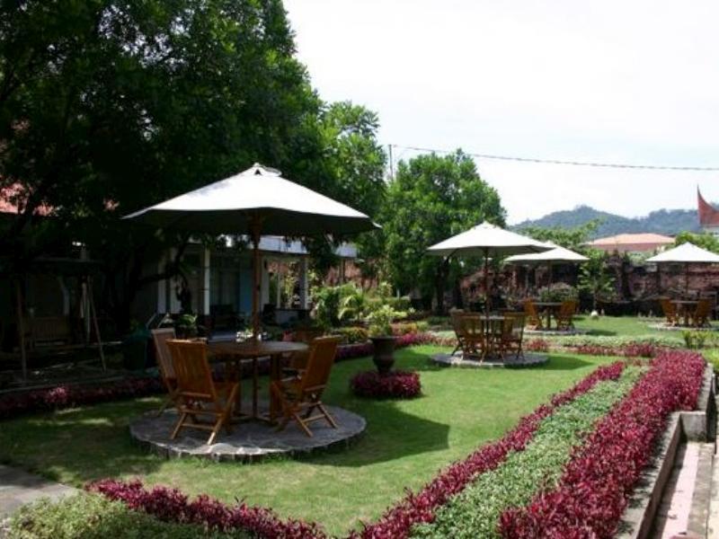Hotel Padang Exterior foto